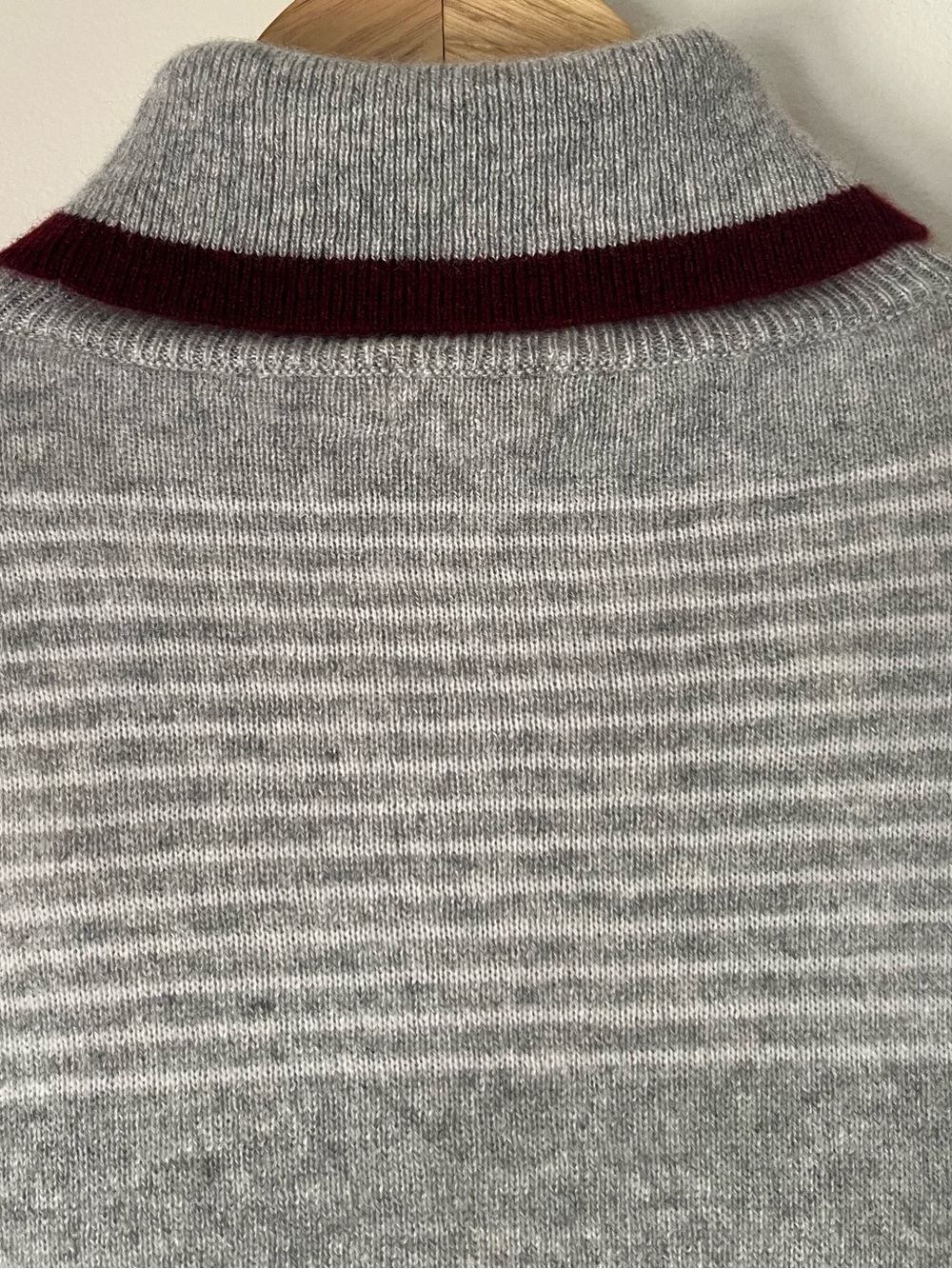 Faherty Solange Cashmere Sweater Pullover Turtleneck Heather Gray Burgundy L - Picture 7 of 12
